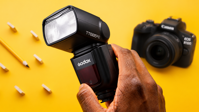 5 Best Flashes for Canon R100 – Don’t Overspend