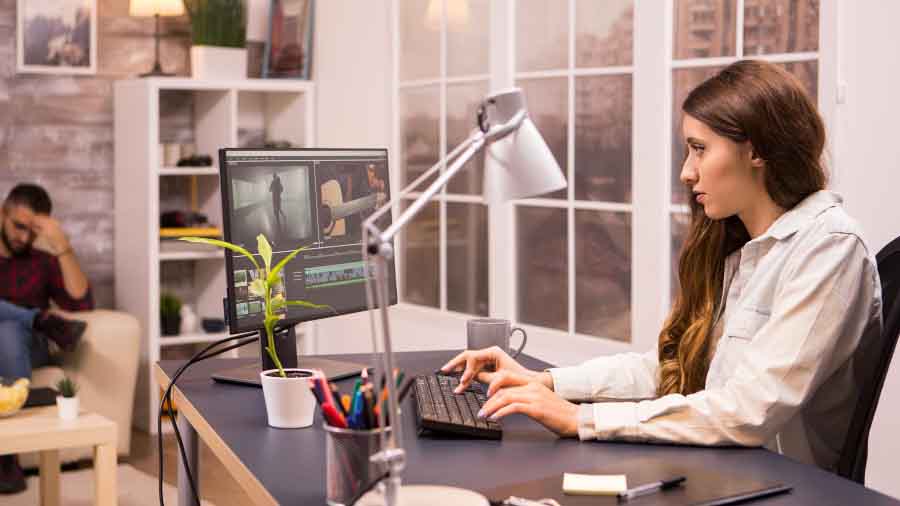 Where to Hire a Professional YouTube Video Editor (2025 Guide)